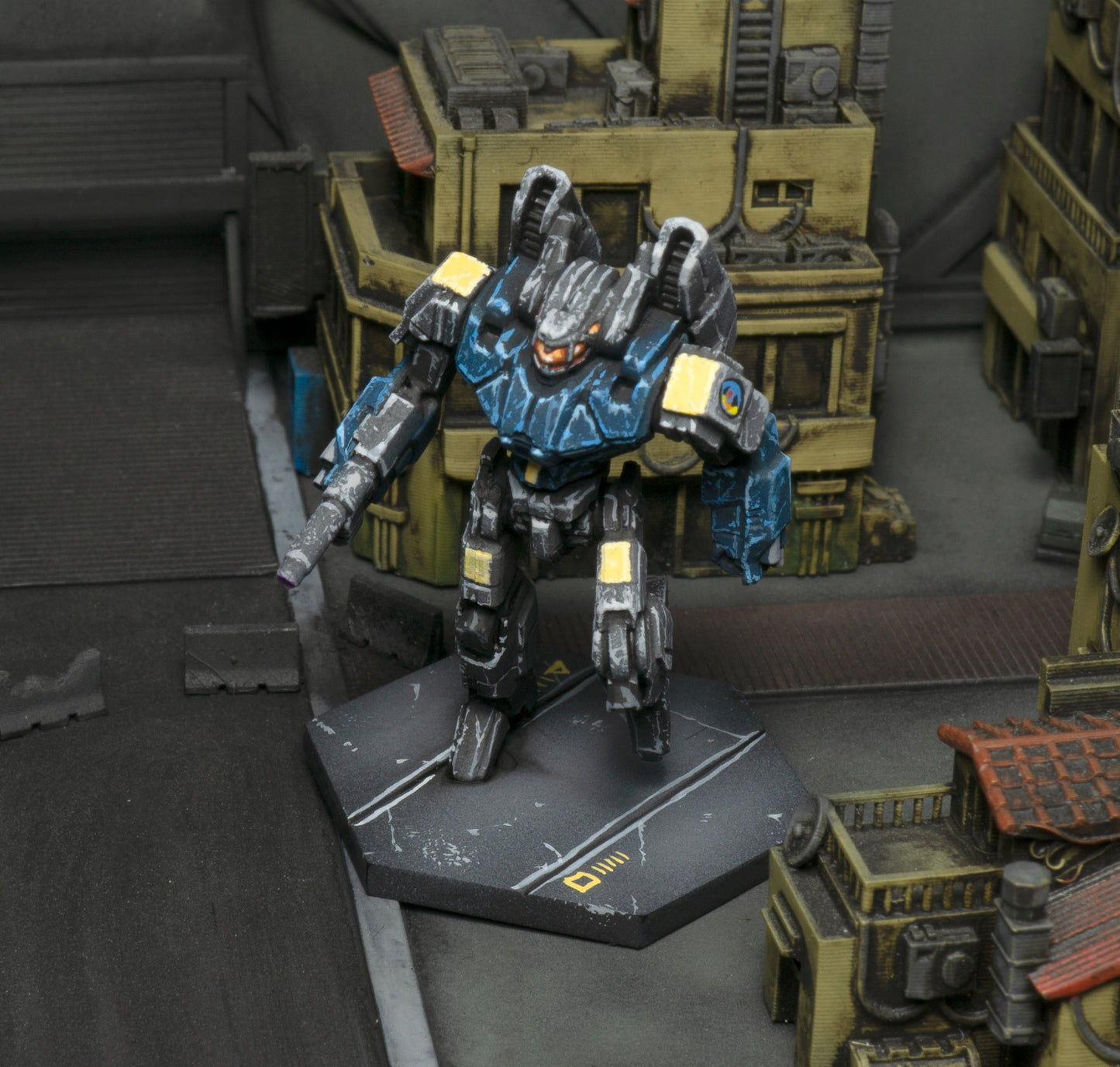 BattleTech: Phoenix Hawk (Premium Miniature)