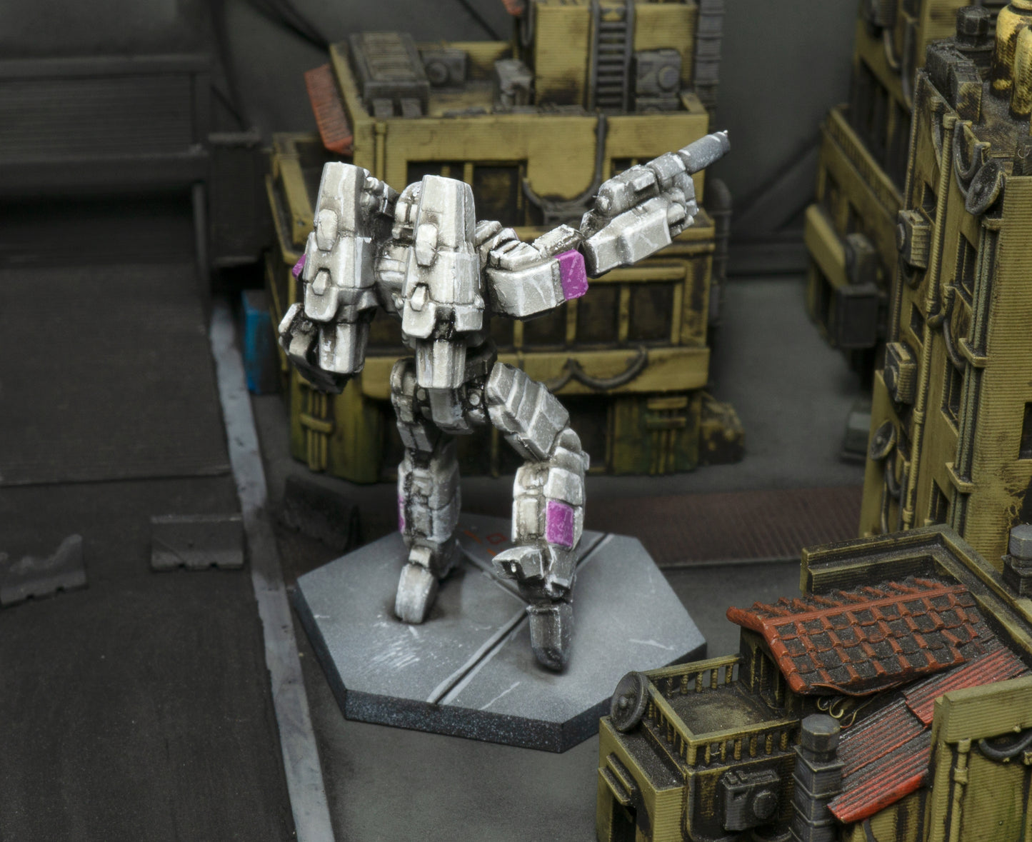 BattleTech: Phoenix Hawk (Premium Miniature)