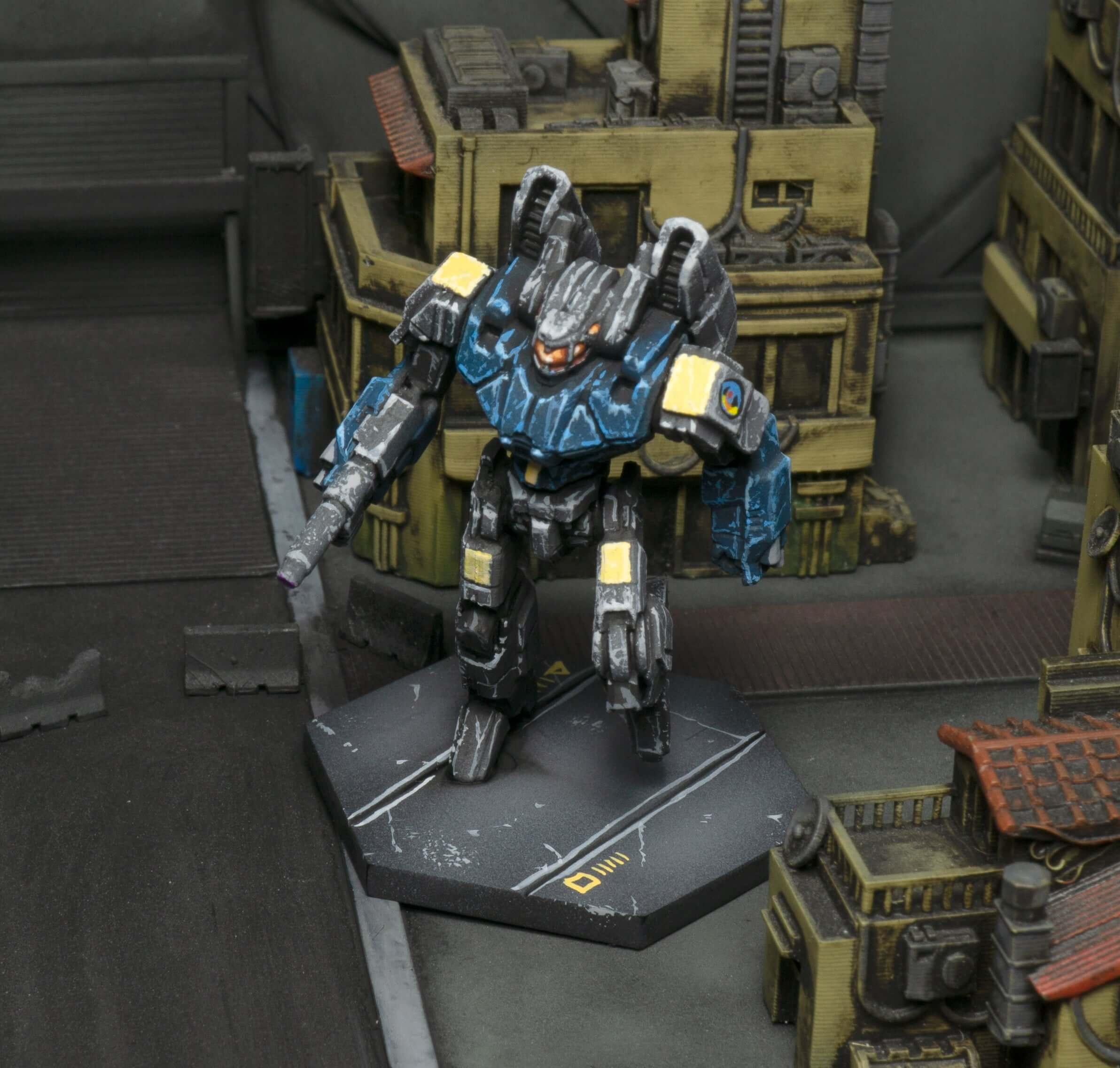 BattleTech: Phoenix Hawk (Premium Miniature)