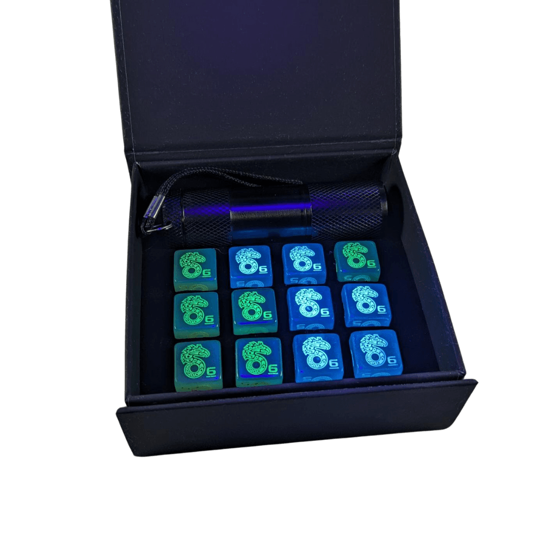 Shadowrun: UV Dice with Flashlight